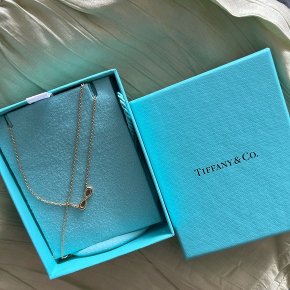 Authentic infinity pendant necklace gold - Picture 3 of 7